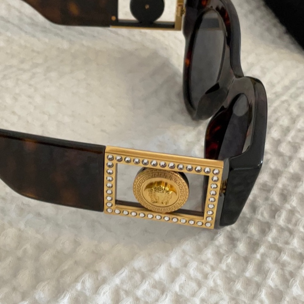 VERSACE TORTOISE SUNGLASSES - Picture 2 of 5